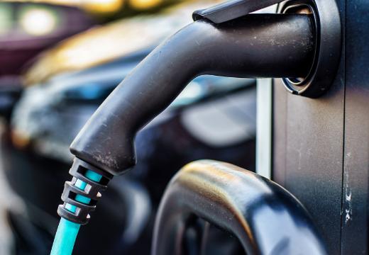 How to Choose the Right Electric Vehicle Charger for Your Needs
